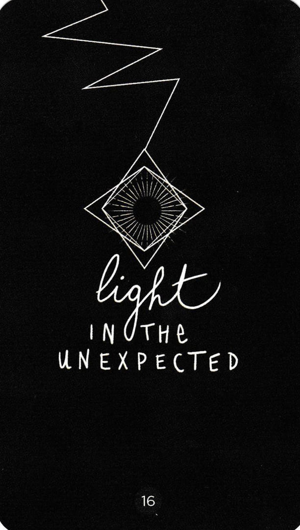 Luz en lo Inesperado — Sacred Creators Oracle