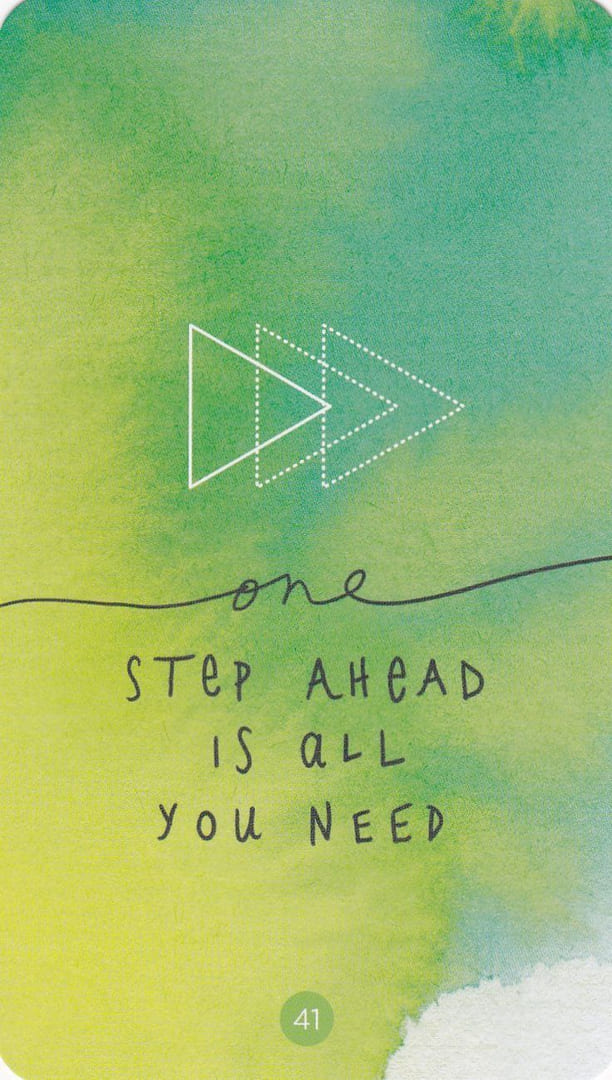 Un Paso Adelante es Todo lo que Necesitas — Sacred Creators Oracle