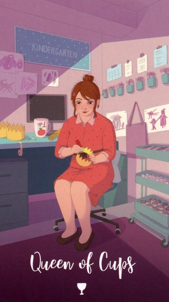 Reina de Copas — Cosmic Cycles Tarot